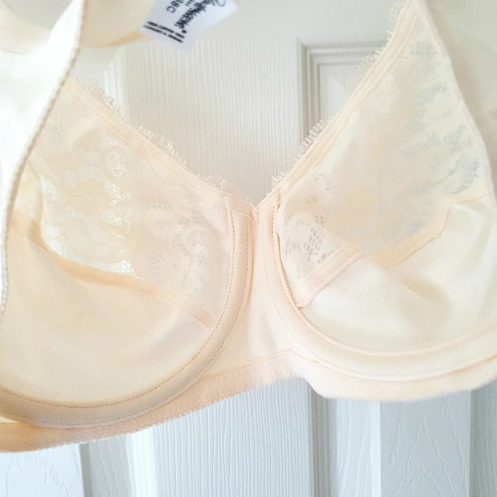 SOLD. Vintage bra - Picture 7 of 9